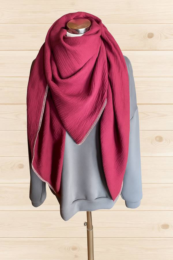 Musselin Tuch Weinrot graue Naht