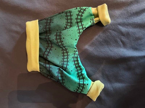 Pumphose Eisenbahn Grün Größe 56/62