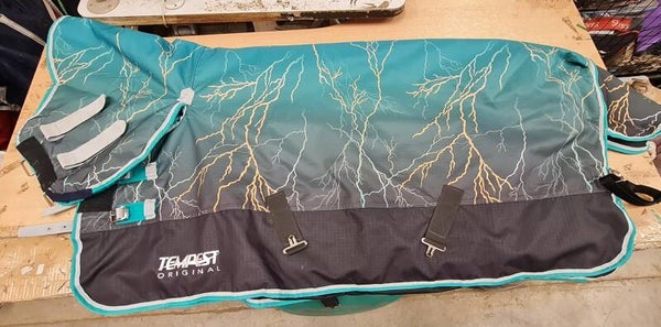 4'6 Shires 200g Combo Turnout rug - preloved