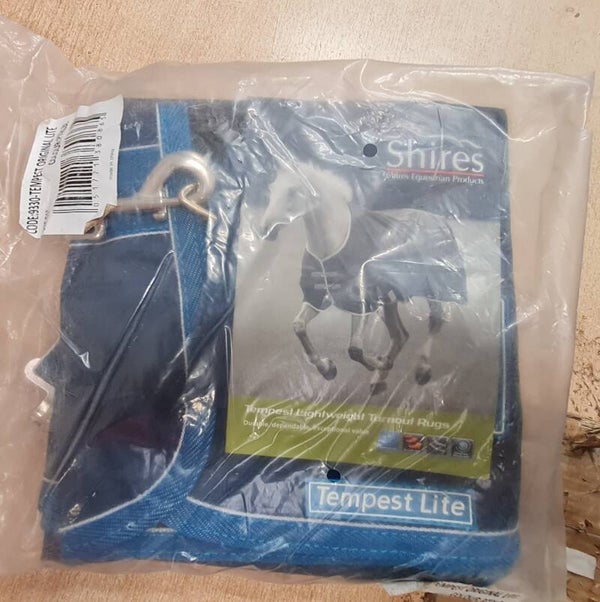 4'3 Shires Tempest 0g fil Standard Neck Turnout Rug  - Bag Tatty