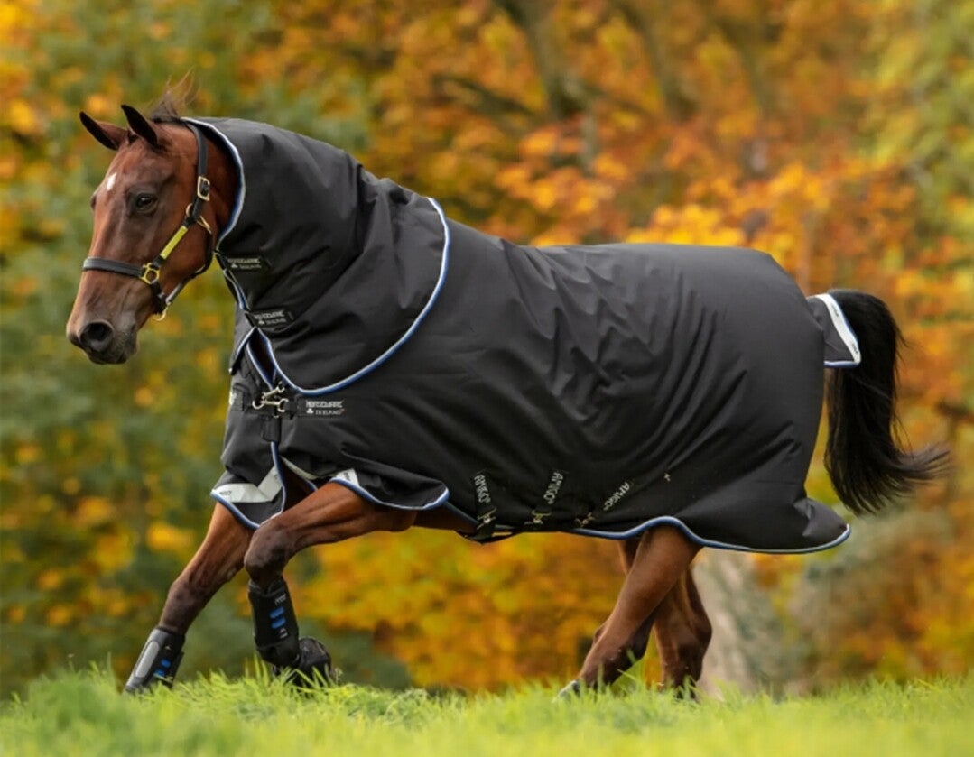 5ft Horseware Amigo Bravo 1200d Detachable Neck Turnout Rug 250g