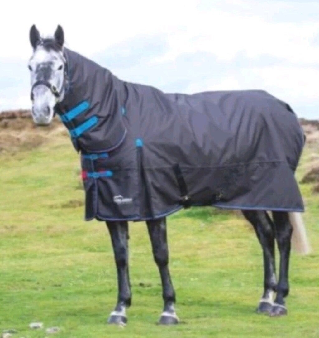5'9 Shires Highlander 200g Combo Turnout Rug