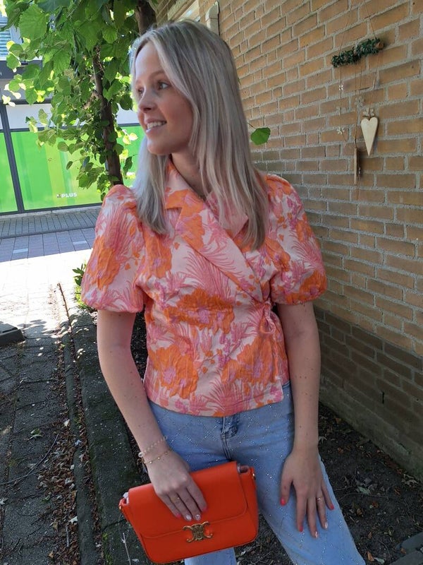 OVERSLAG BLAZER/TOP MET BLOEMEN - ROZE/ORANJE