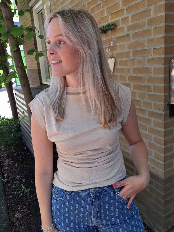 TOP MET BOOTHALS EN DIAMANTJES - BEIGE