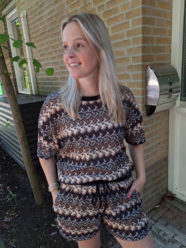 CO-ORD MET PRINT - ZWART/BRUIN