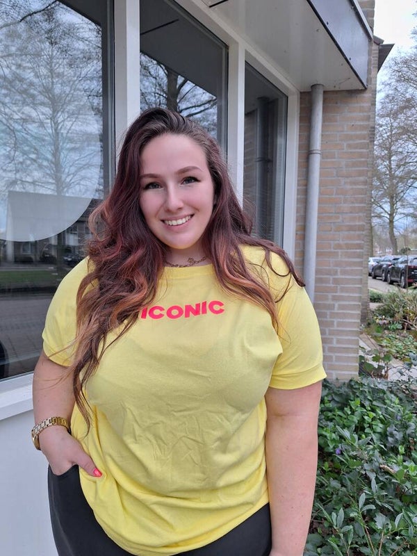 T-SHIRT ICONIC - GEEL