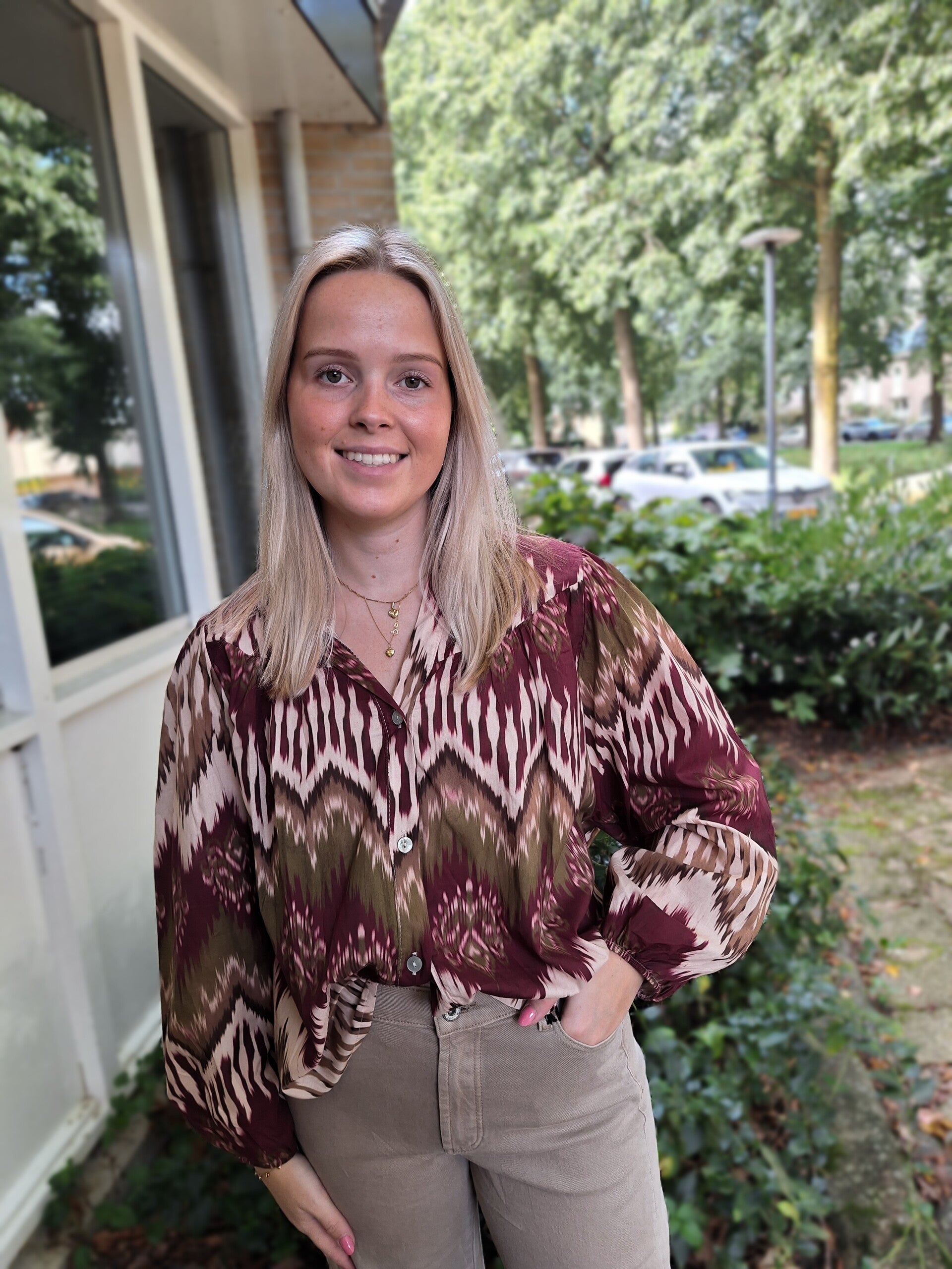 BLOUSE MET PRINT - BORDEAUX