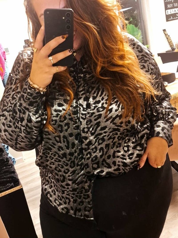 METALLIC BLOUSE MET PANTERPRINT - ZILVER