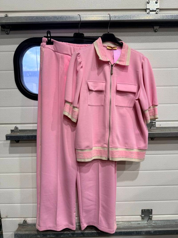 Roze pakje kraagje en boord