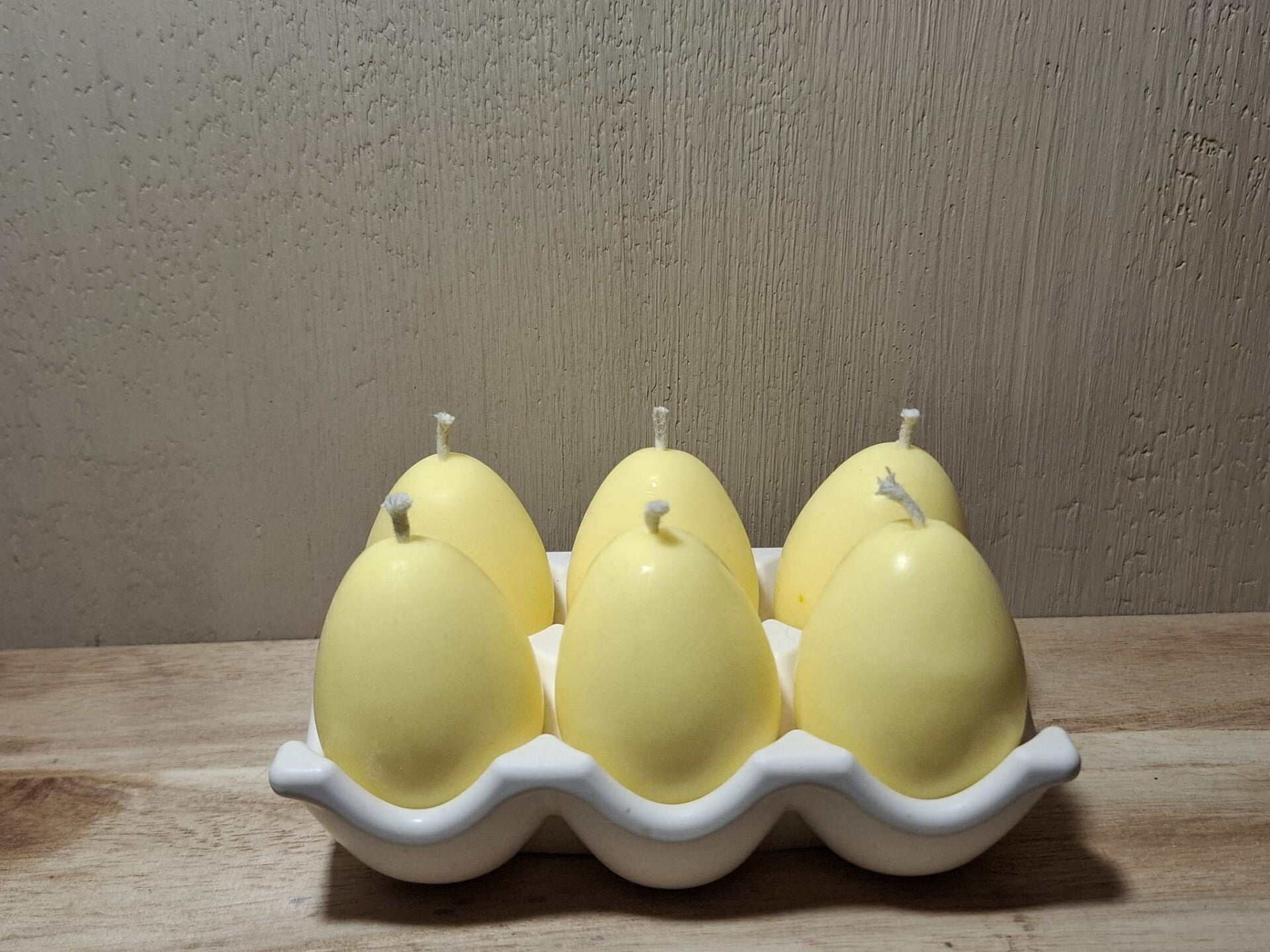 Set van 6 Ei Kaarsen met Schaaltje – Paas Kaarsen Kleur naar Keuze