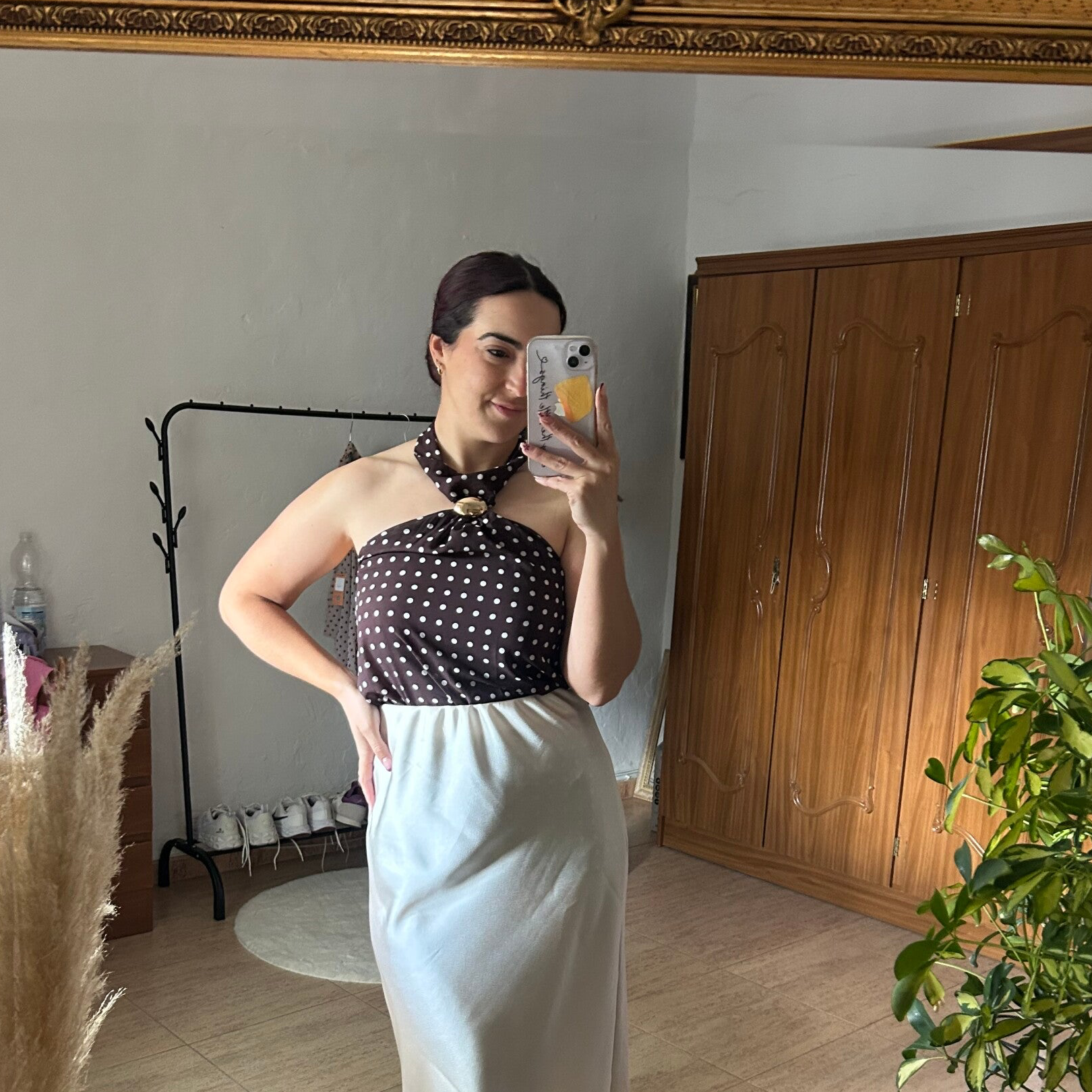 Camiseta lunares detalle cuello