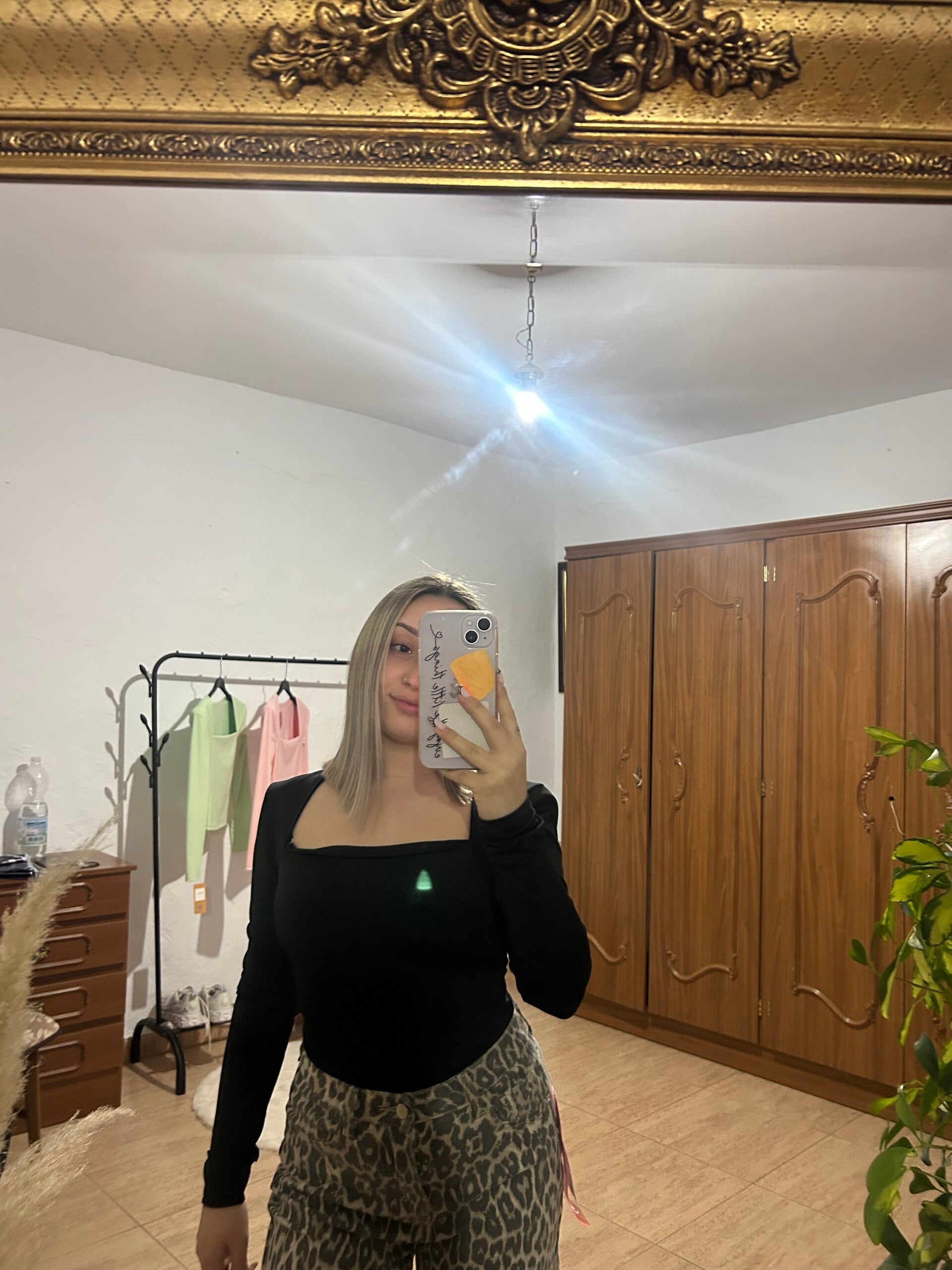 Camiseta básica con hombreras