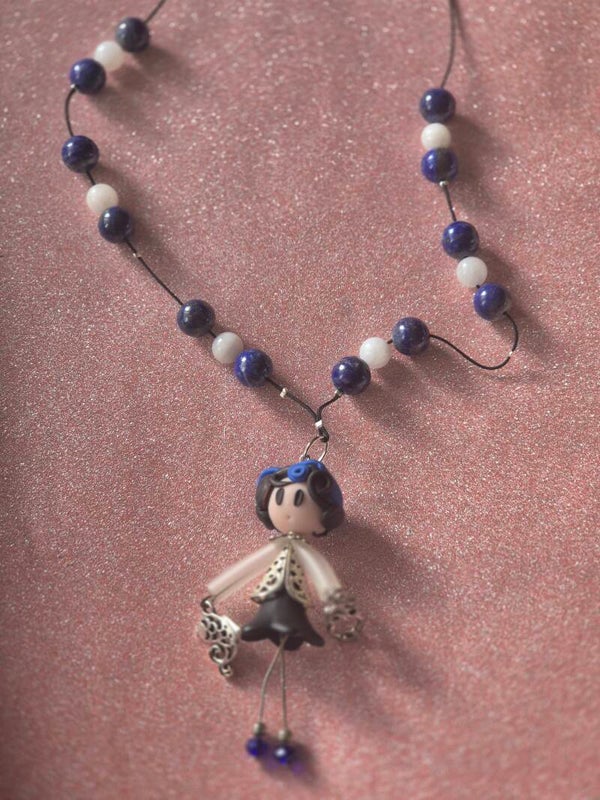 Collier en Lapis Lazuli et pierre de lune petit bonhomme avec ses pampilles