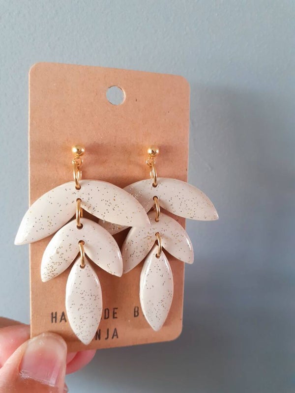 Mila beige met gouden glitters