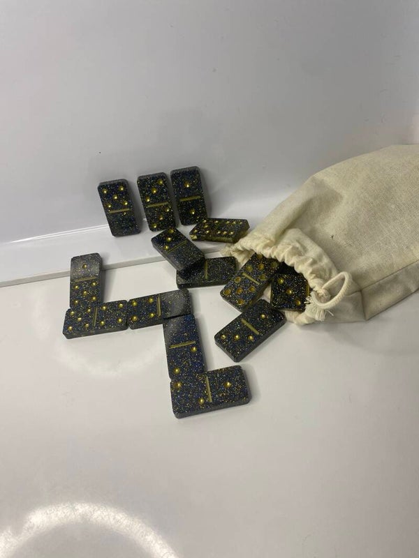 Dominos