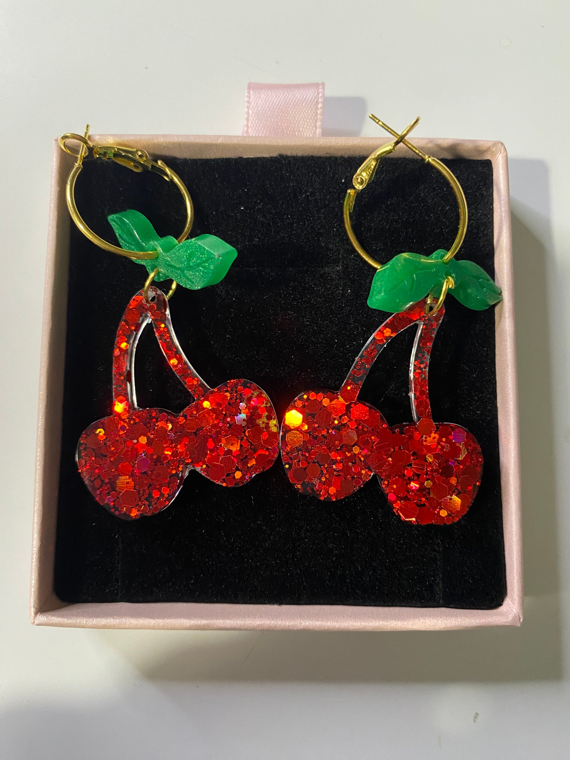 Boucle d’oreille cerise 🍒