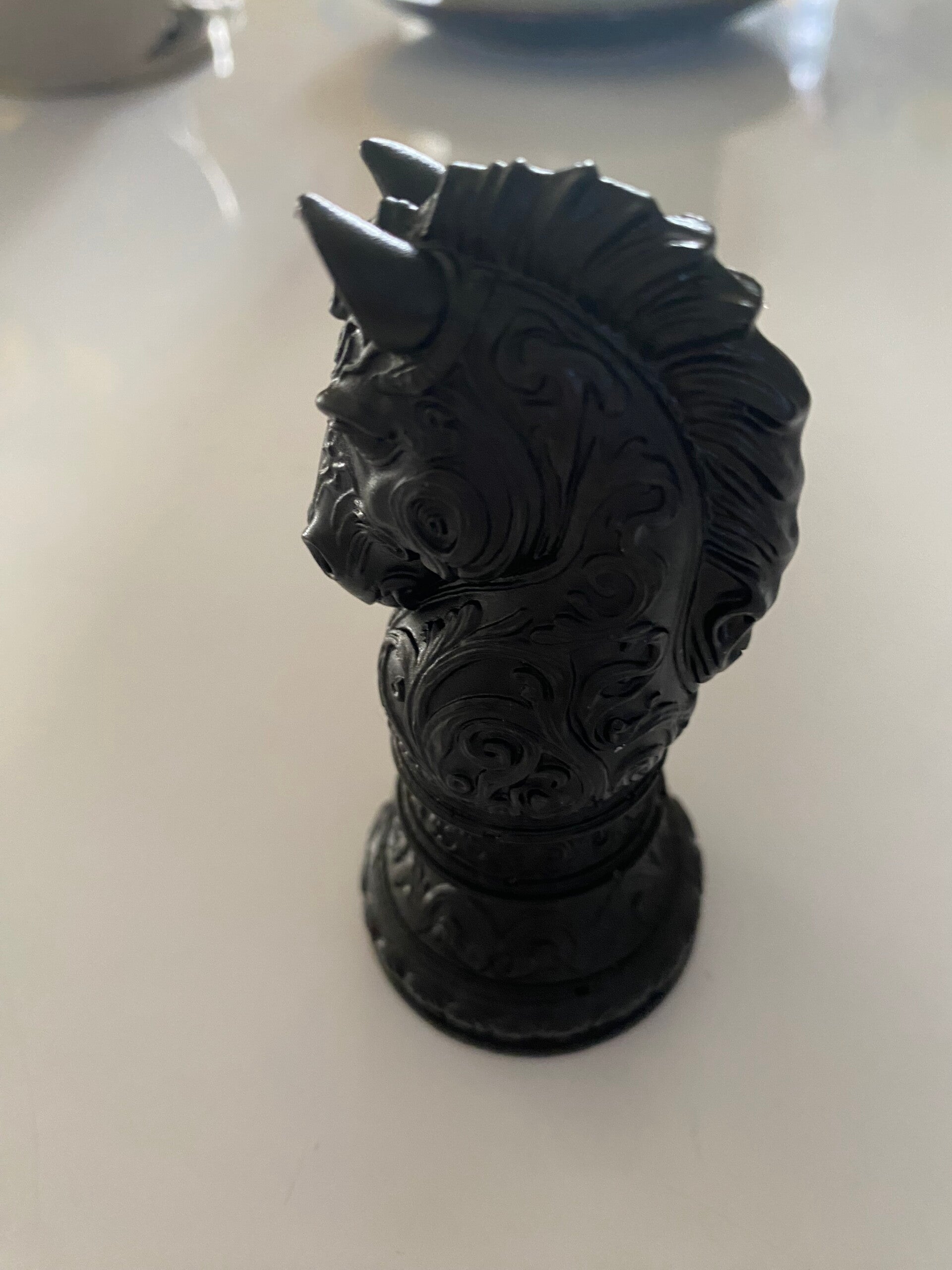 Pion, cheval, échiquier