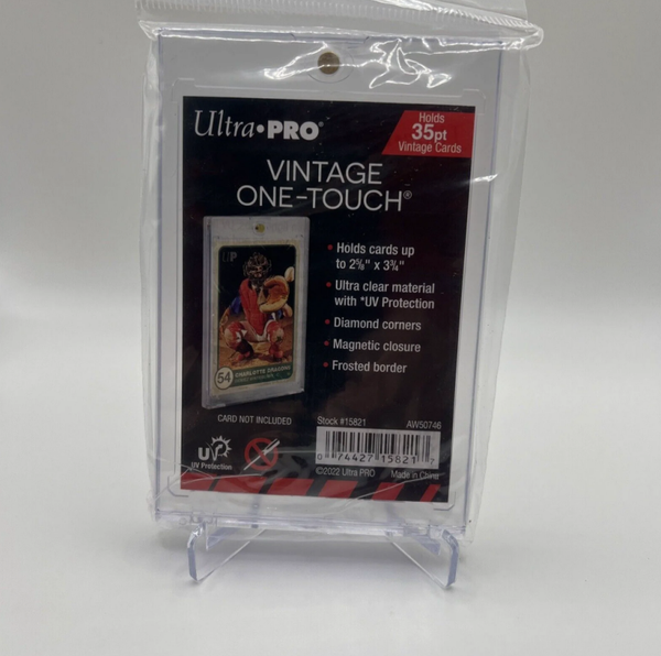 Ultra pro magnetic case