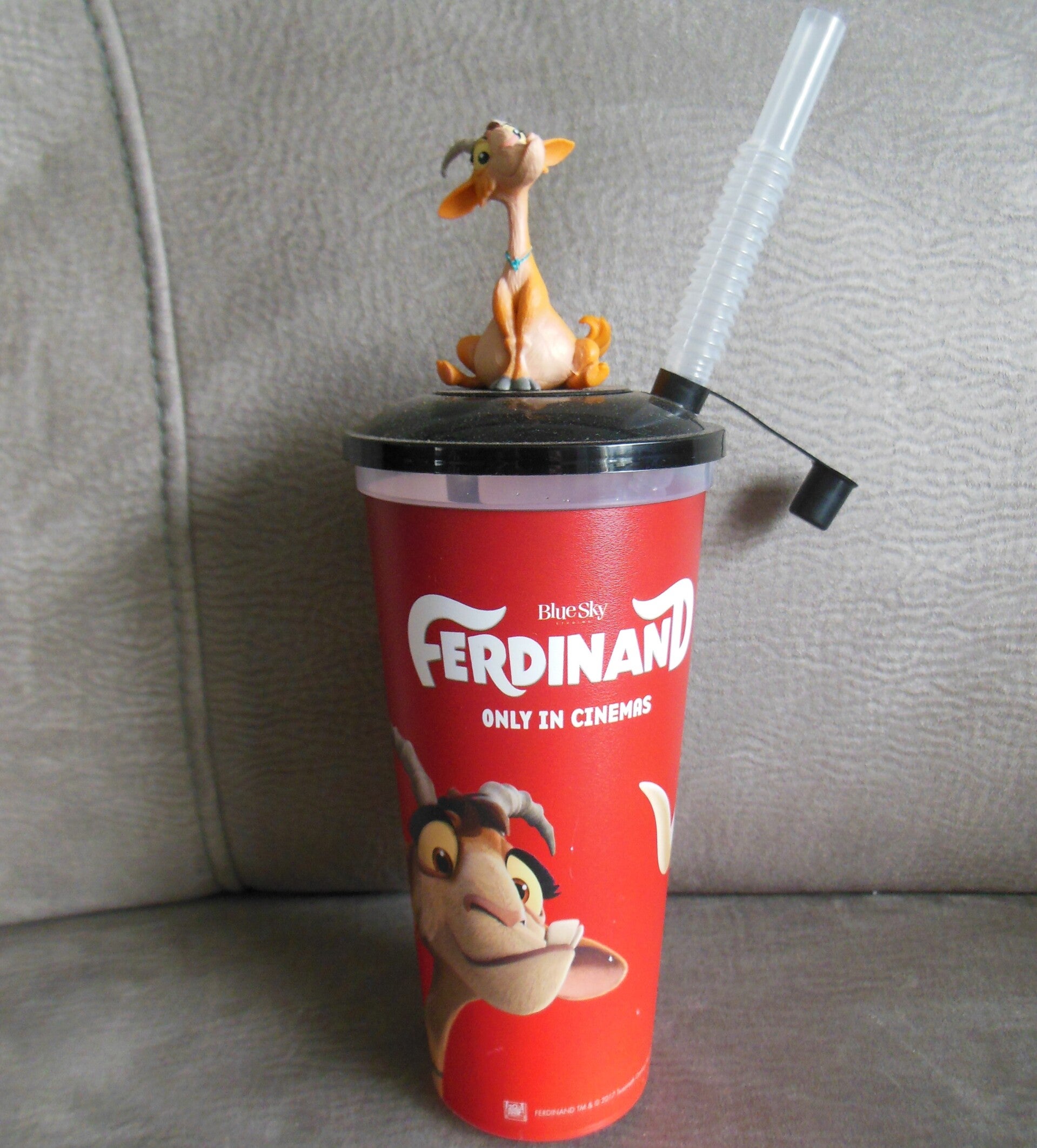 Ferdinand Lupe Cup & Topper & Straw (PCO)