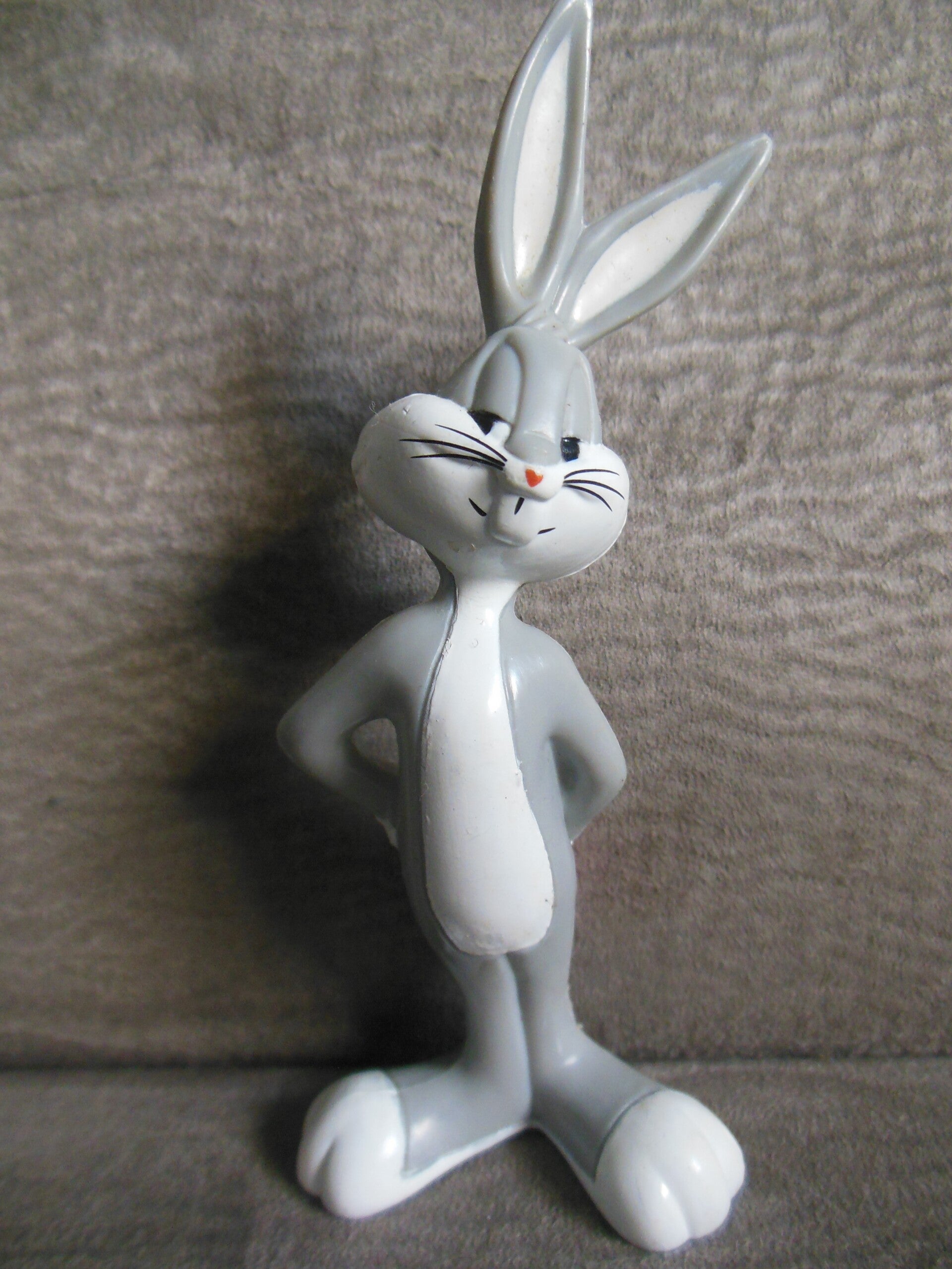 Looney Tunes Bugs Bunny Figure