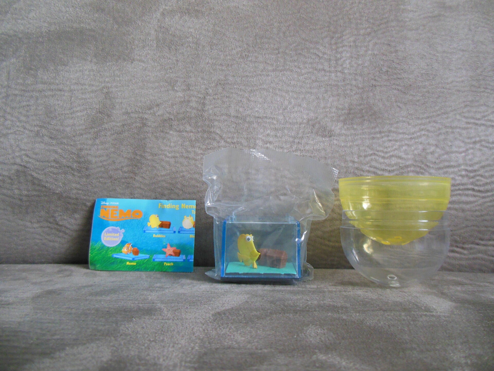 Finding Nemo Bubbles Machine Ball Tomy Yujin