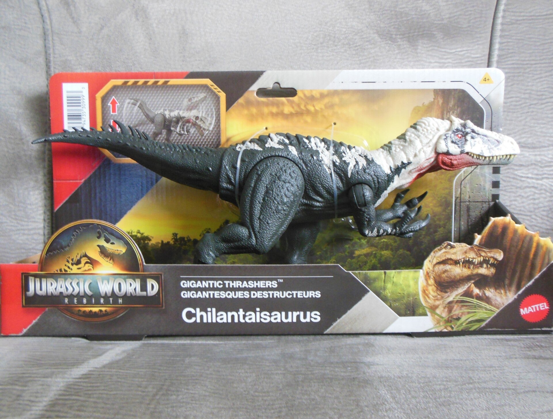Jurassic World Gigantic Thrashers Chilantaisaurus