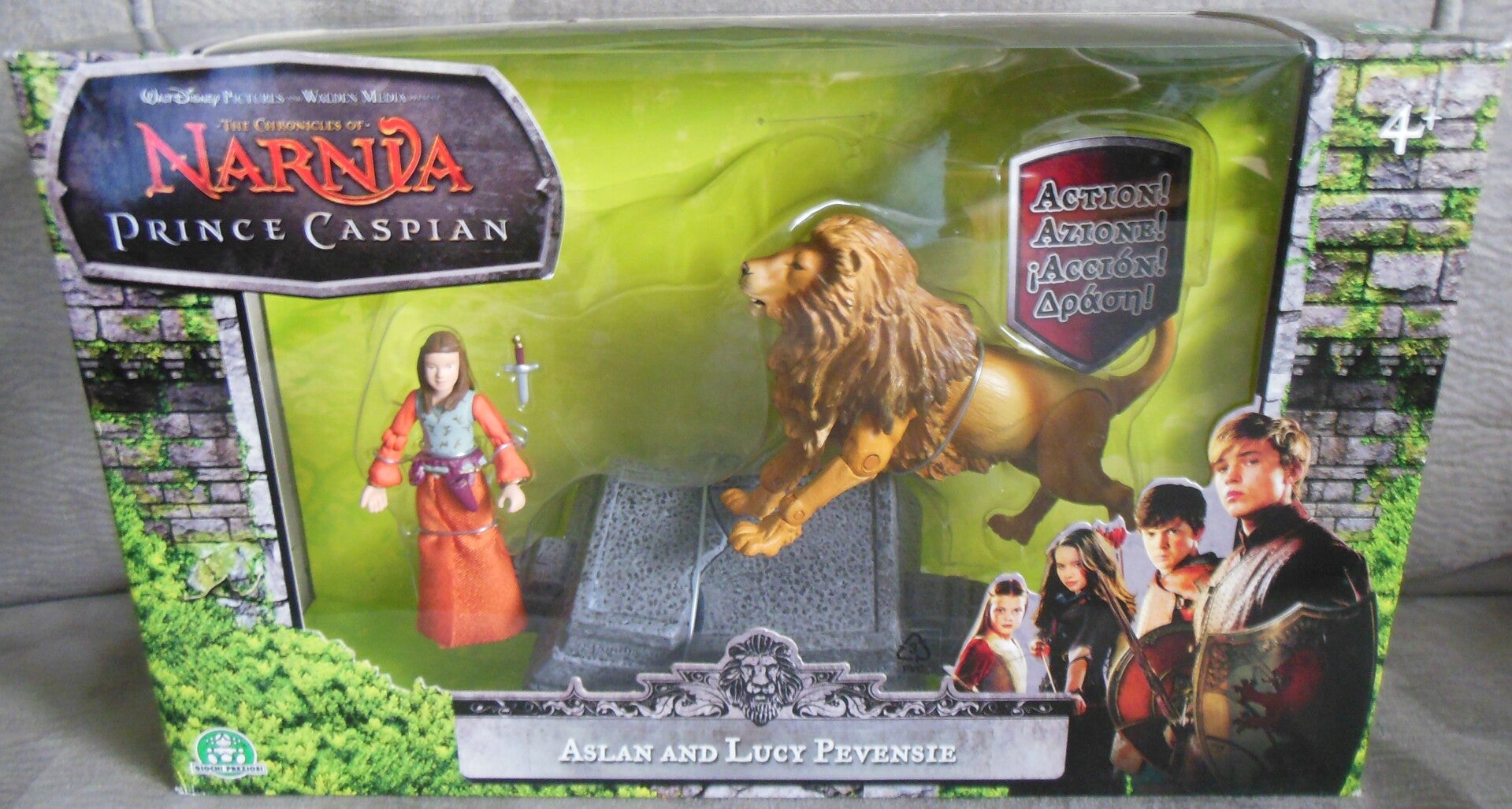 Narnia Aslan And Lucy Pevensie