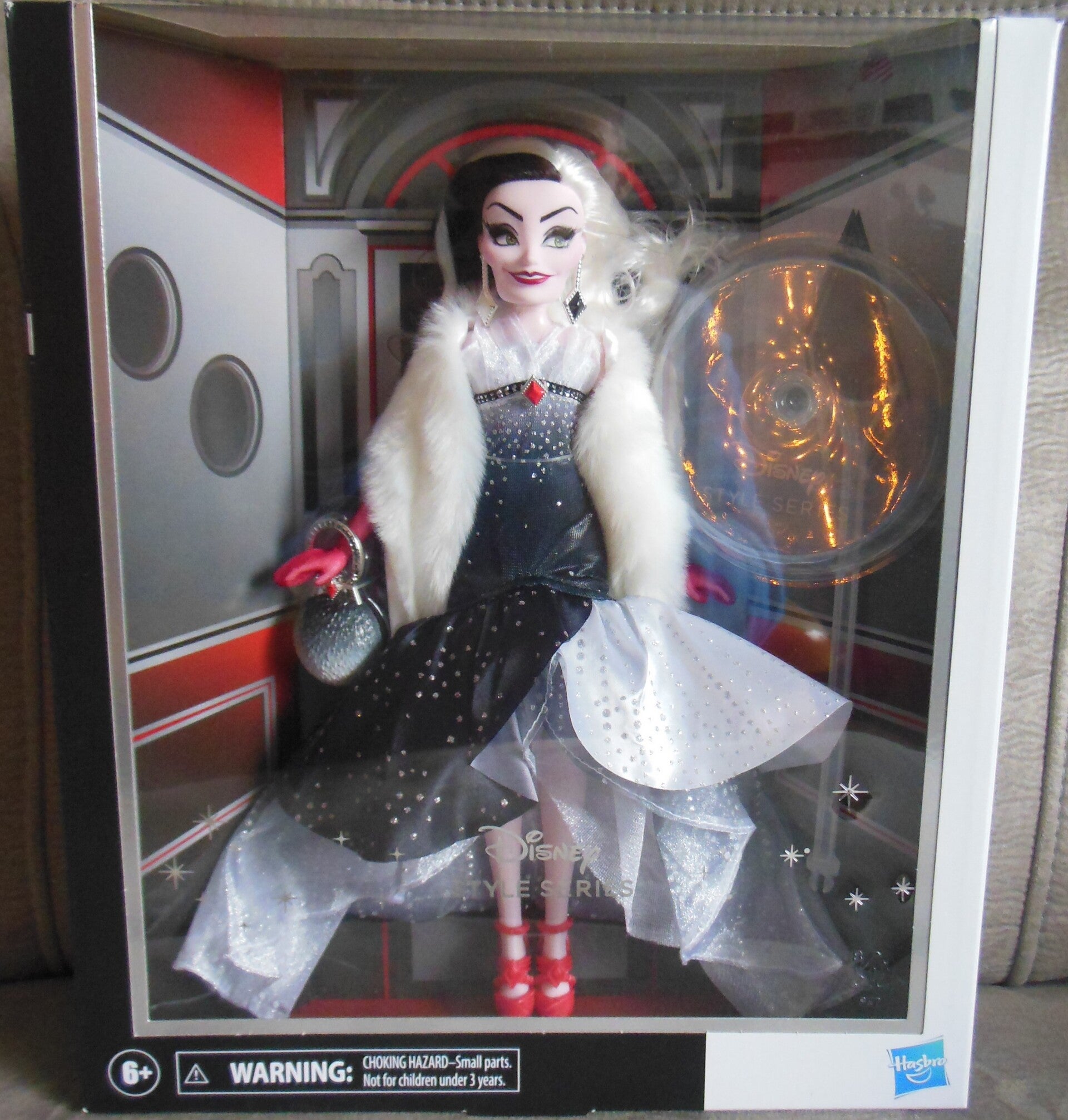 101 Dalmatians Style Series Cruella De Vil Doll
