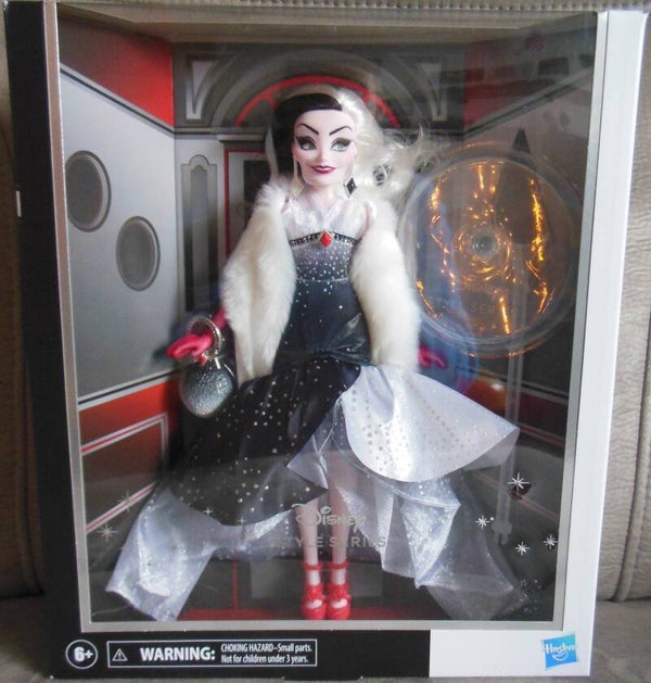 101 Dalmatians Style Series Cruella De Vil Doll