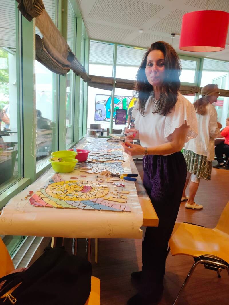Art in process 29.06.2025 🌞  Mosaik-Kunstprojekt im Jenfeld Haus  07.06. bis 06.07.2025 - Yildiz Fluksik