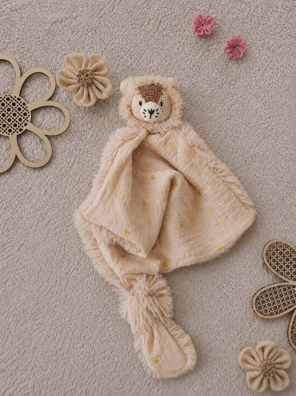Gaspard, mon doudou lion tissu Camel cœur doré
