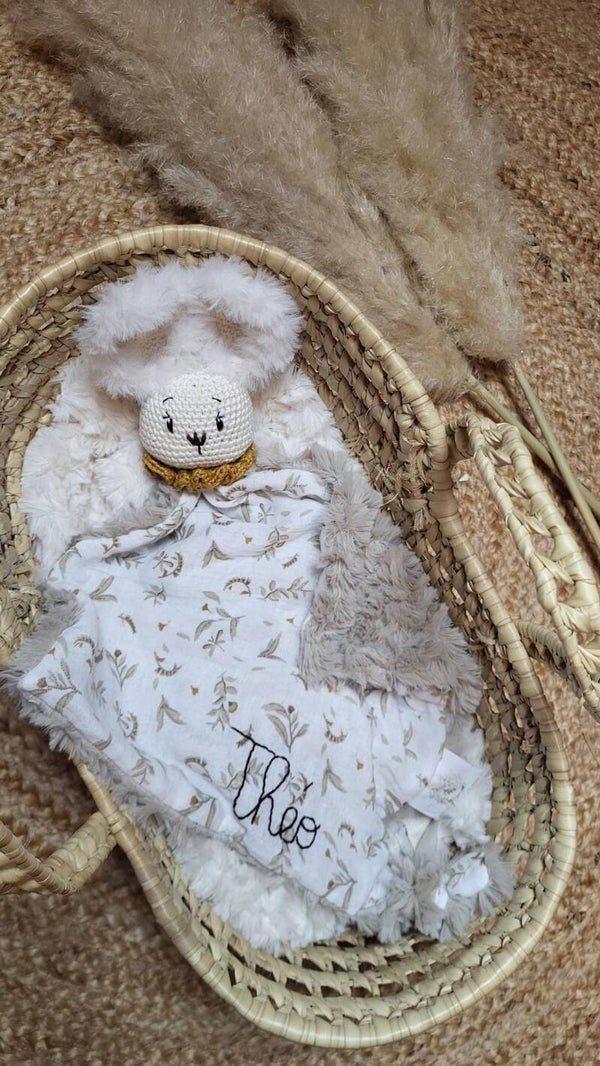 Mia, mon doudou lapin feuillage Camel