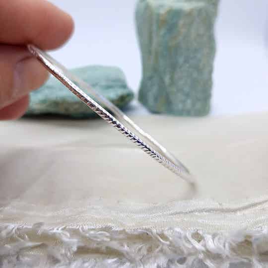 Zilver bangle V slag(gaat uit de collectie)