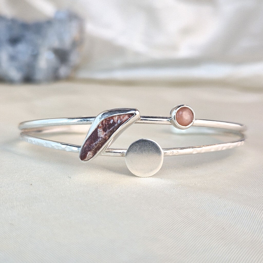 Zilver double line cuff armband Luipaard Jaspis, Roze Maansteen