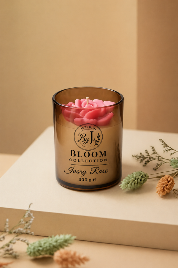 Ivory Rose geurkaars 300 g