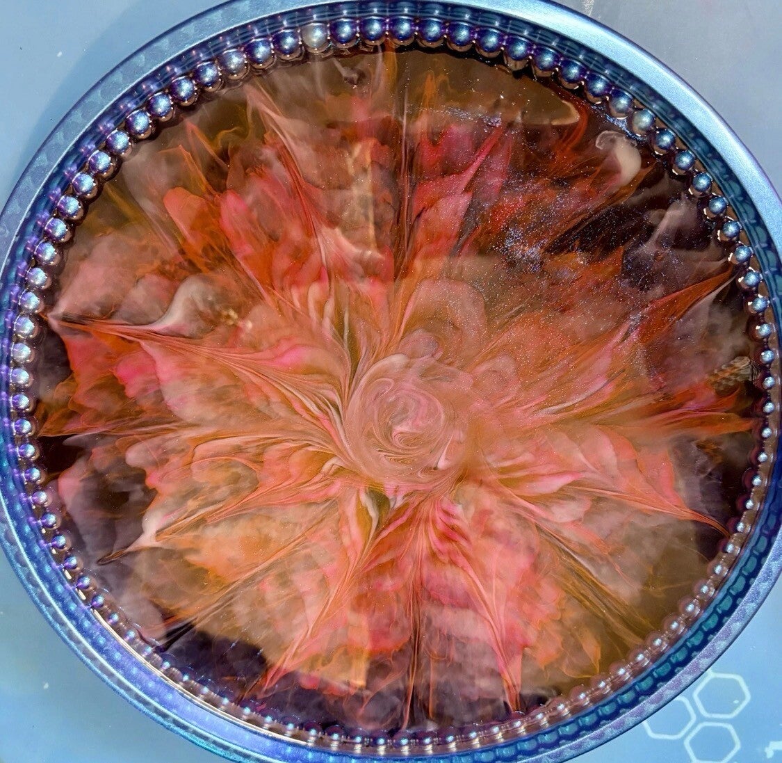 Resin Bloom Tray – Timeless Elegance for Your Home