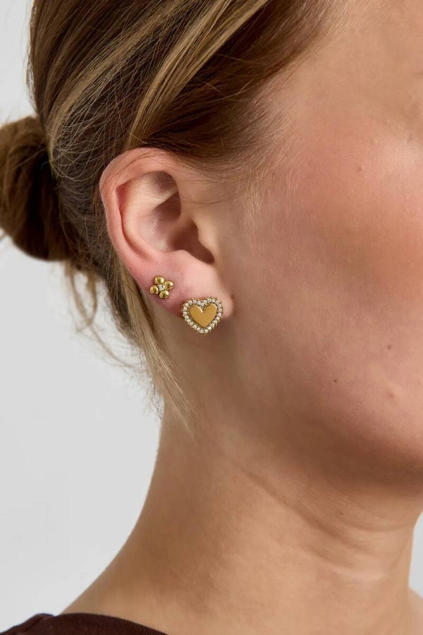 Oorbellen studs hartjes