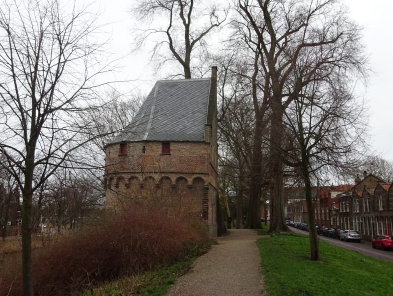 stadswallen verdedigingstoren hoorn maria toren buskruitopslag achter de veste