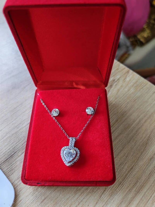COEUR  COULEUR ARGENT AVEC PERLE COEUR