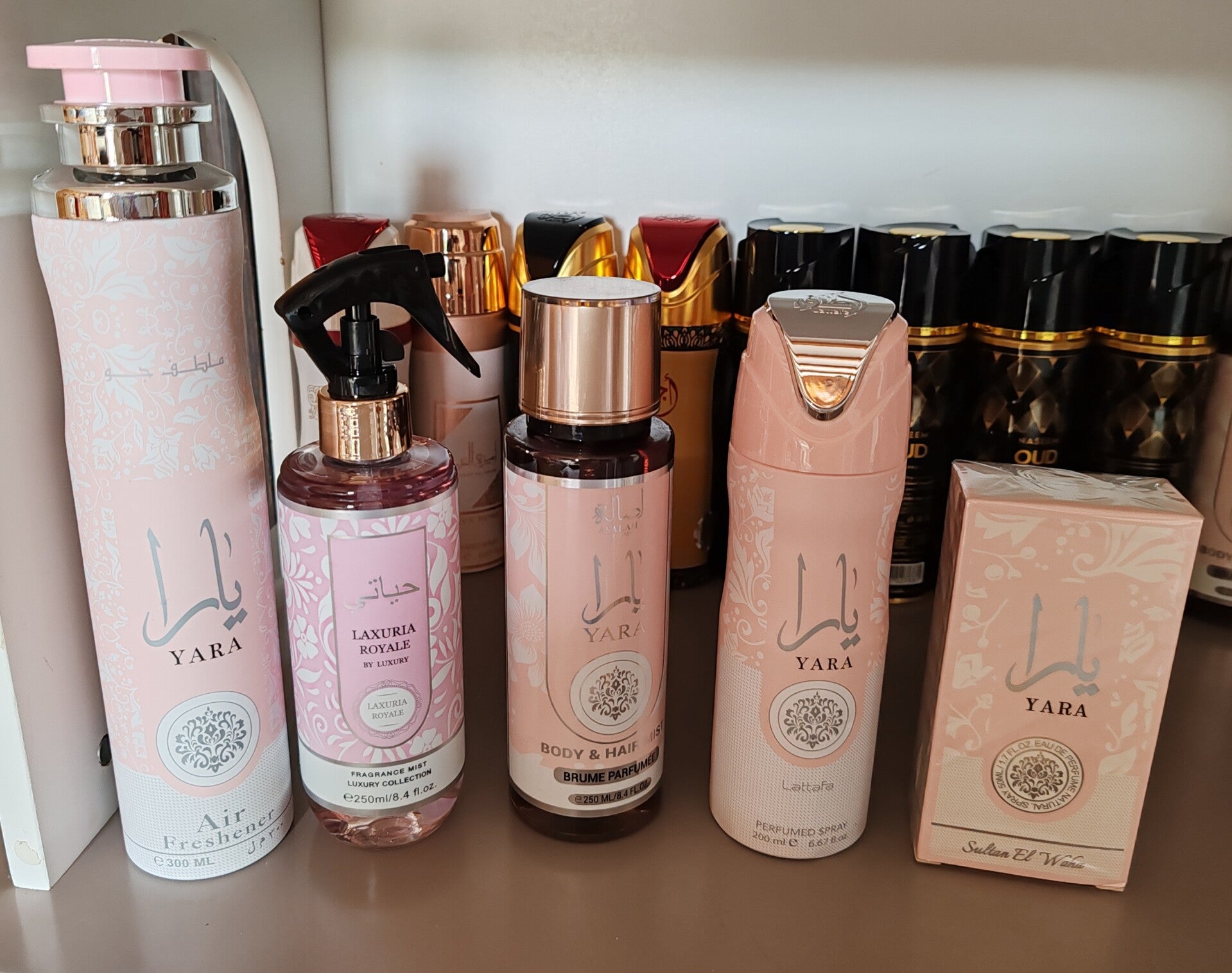 LOT BRUME INTERIEUR250ml  AIR FRESHENER300ml BRUME BODY250ml DEO200ml ET PARFUM 50ml  YARA ROSE