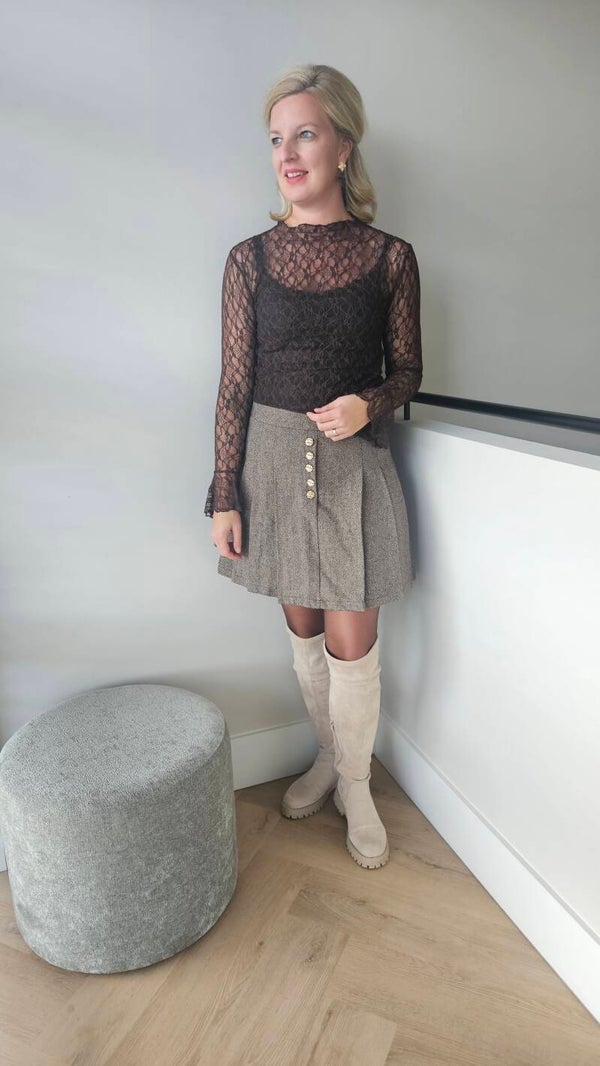 Lace top bruin