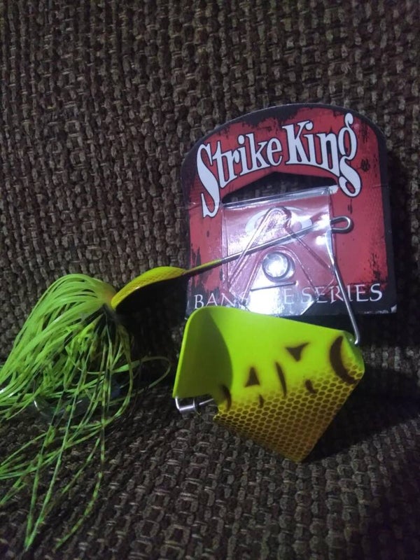 Strike king buzzbait
