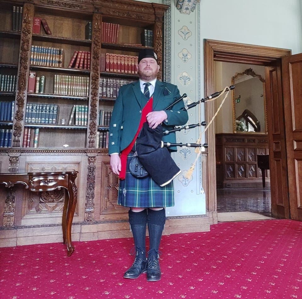 cheltenhampiper-standard.jpg