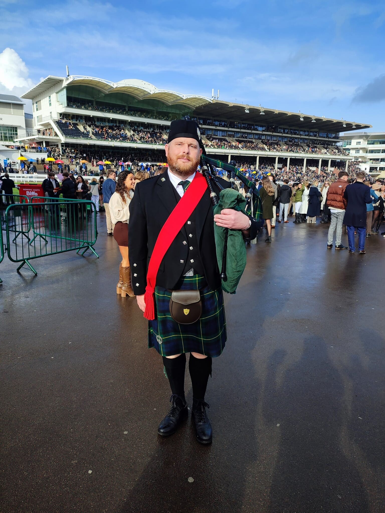 cheltnenham highland piper for hire