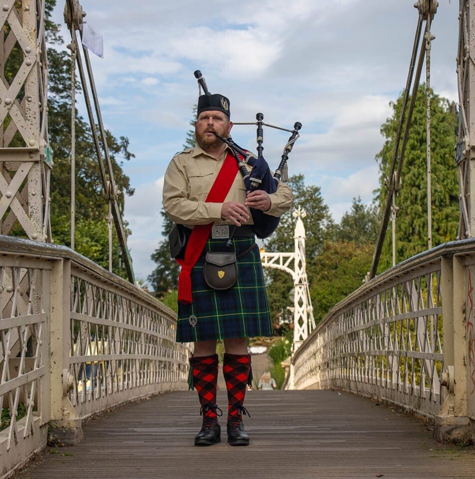 herefordbagpiper-standard.jpg