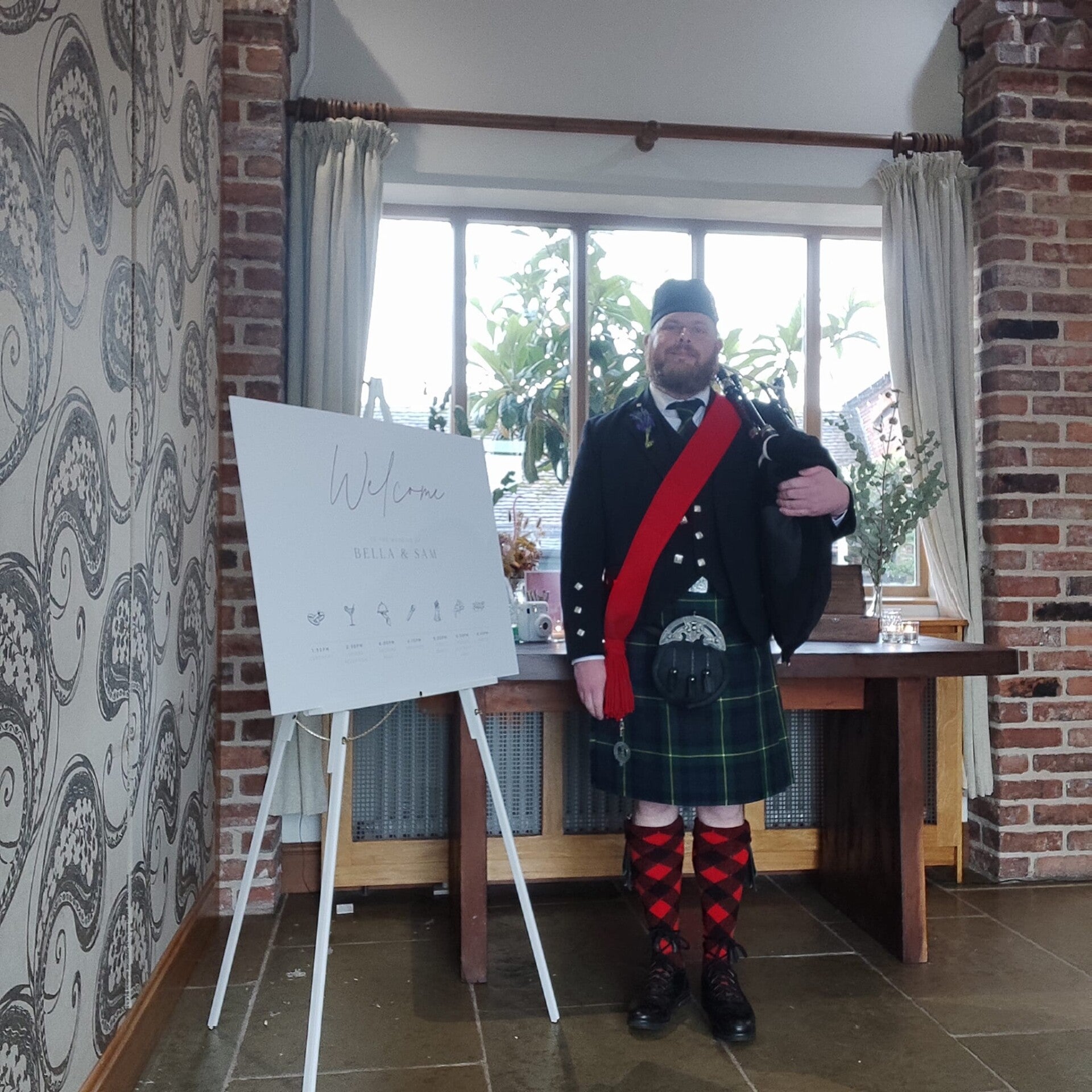 worcesterweddingpiper-standard.jpg