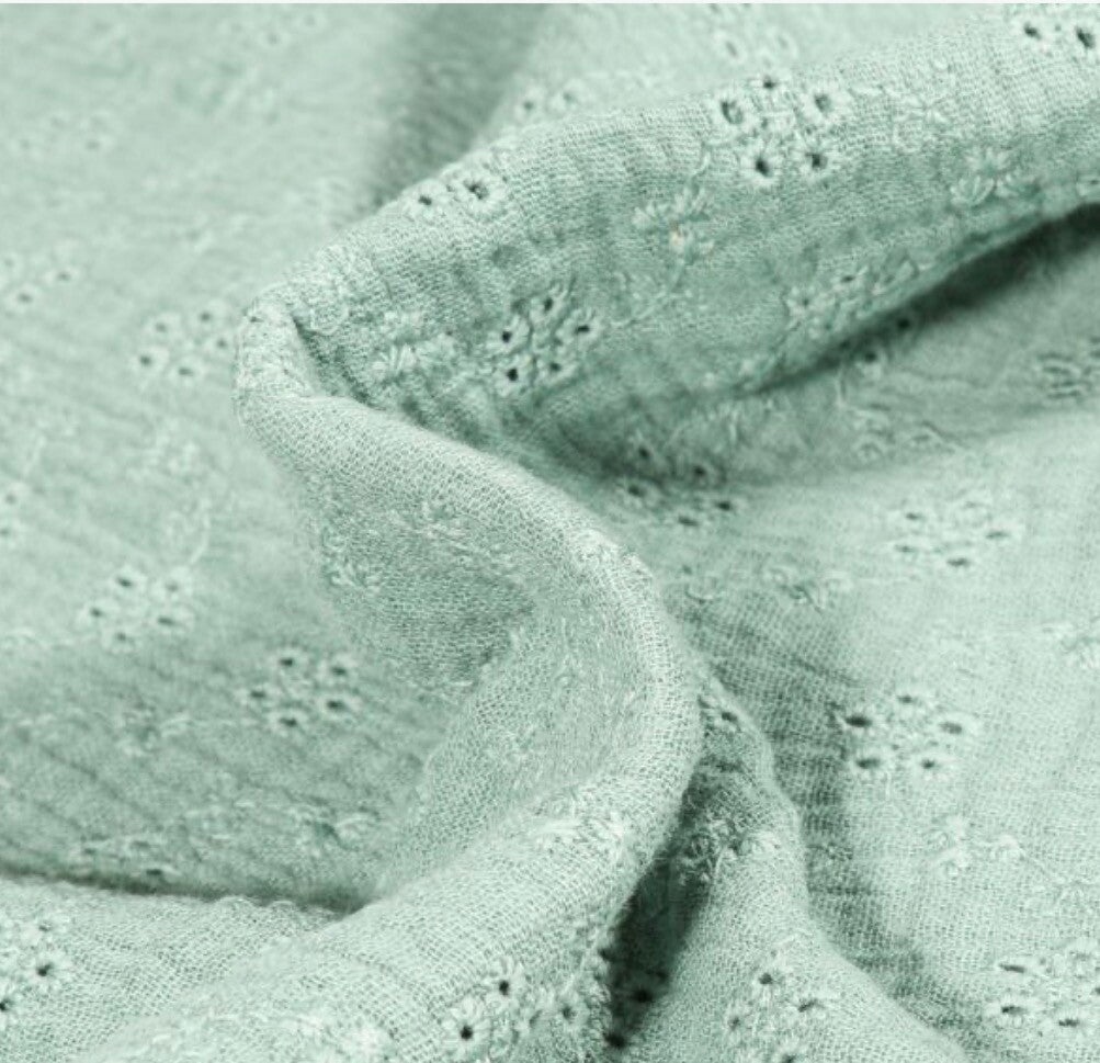 20 broderie vert amande