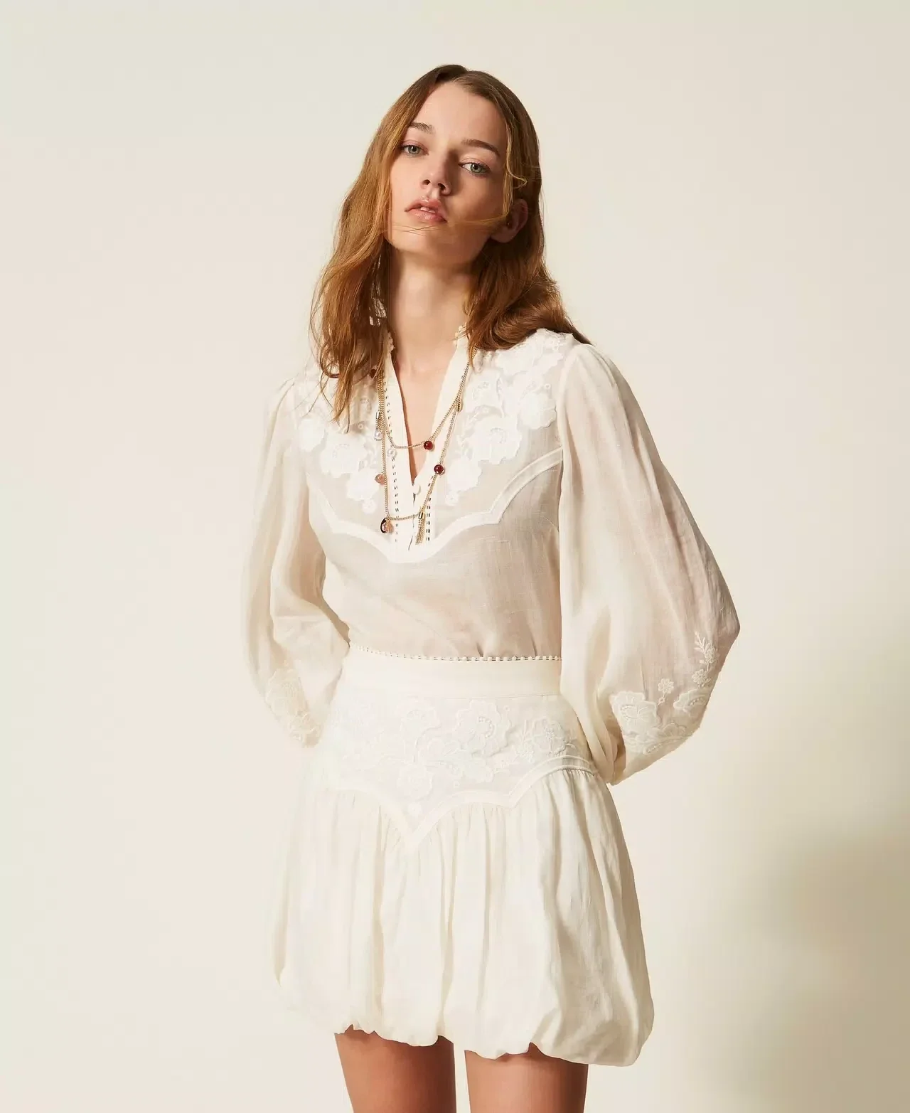 Blusa de ramio con bordado TwinSet Milano