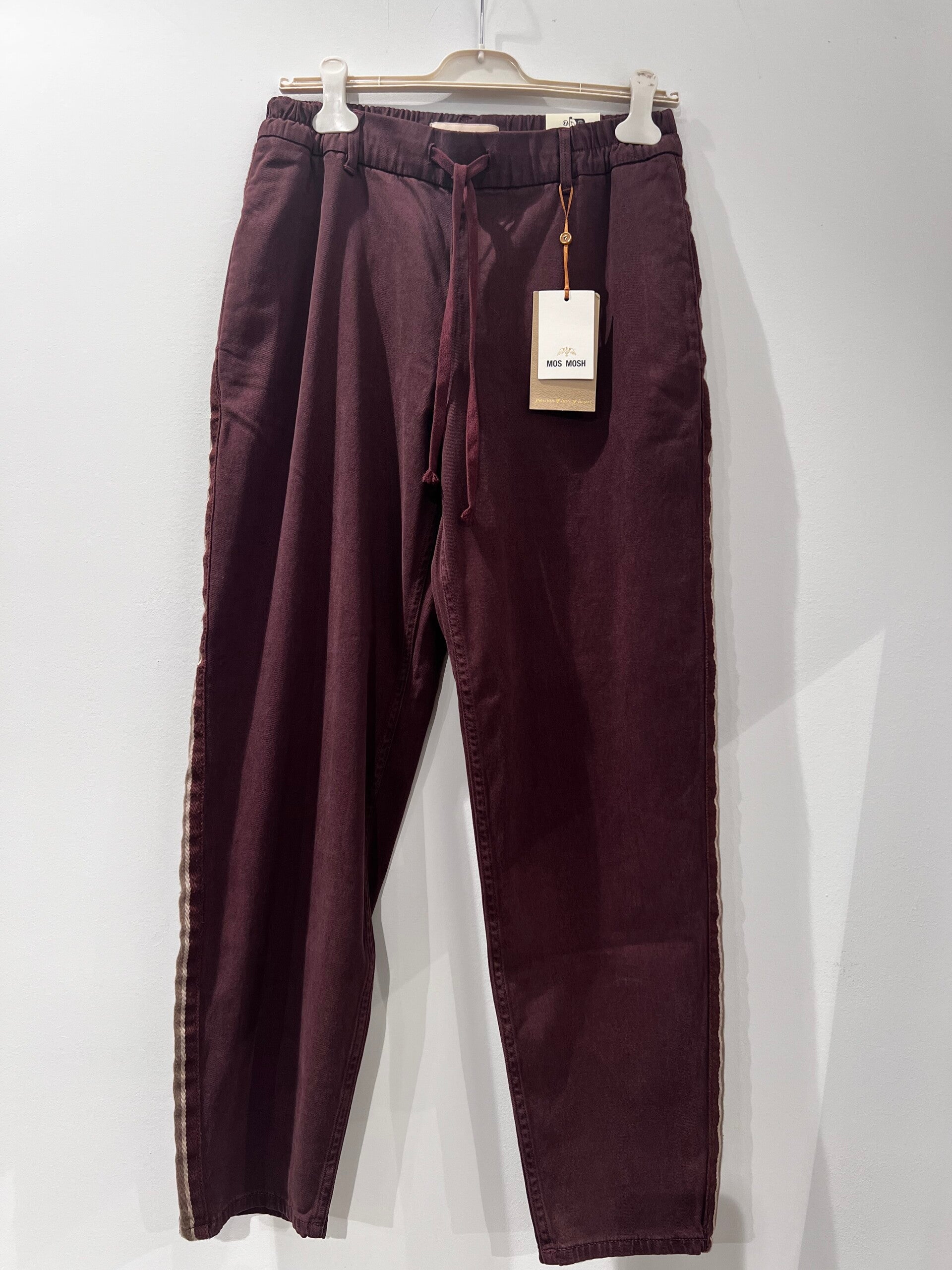 Pantalón vino MosMosh
