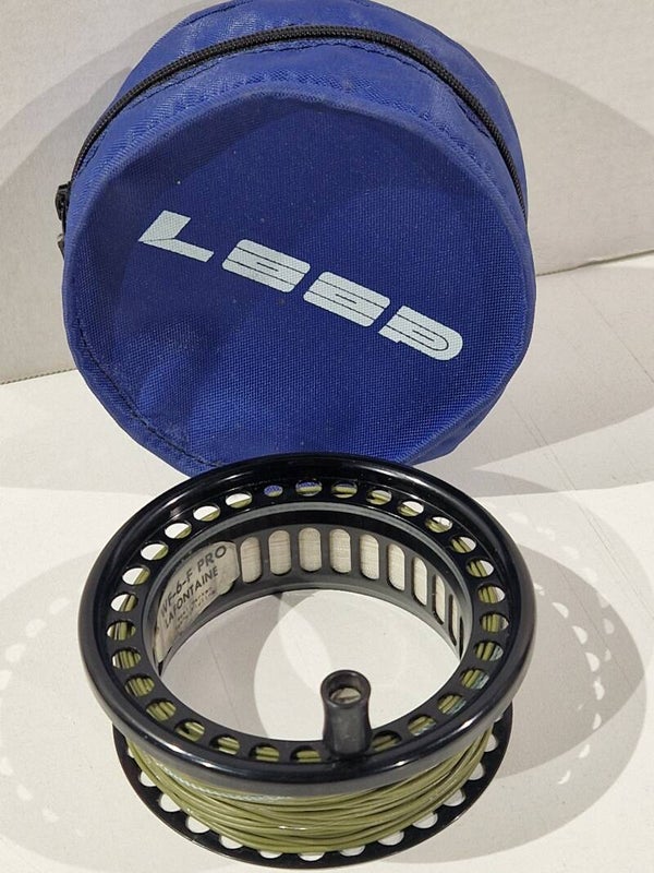 Loop Model Dryfly spool with Gary lafontaine flyline  and reel pouche ,  collector